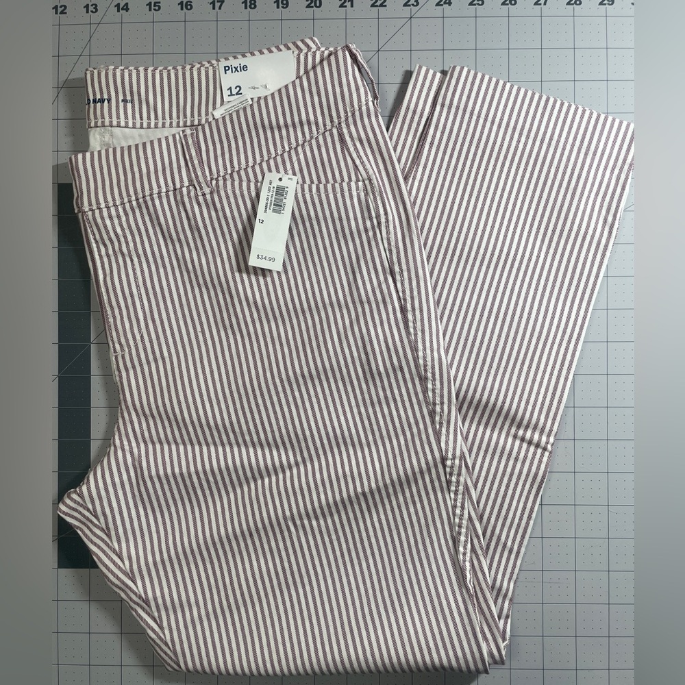 Old Navy Women’s - Pixie Pants - White with maroon stitching -